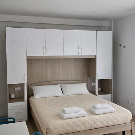 Aparthotel Antares 4*