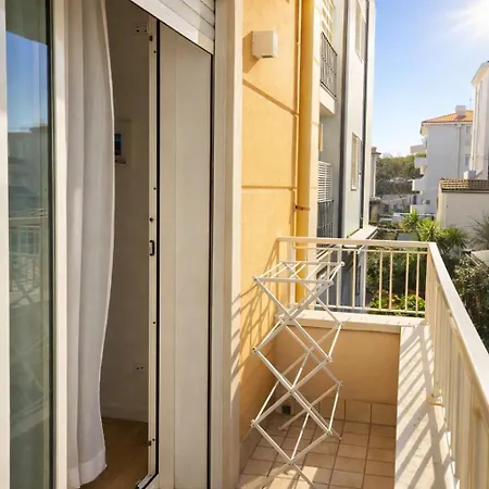 Apart-hotel Antares 4*
