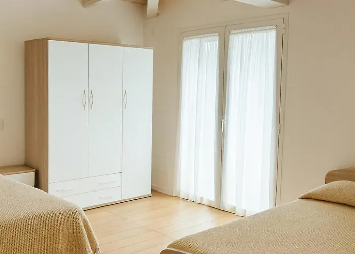 Antares מלון דירות ריצ'יונה